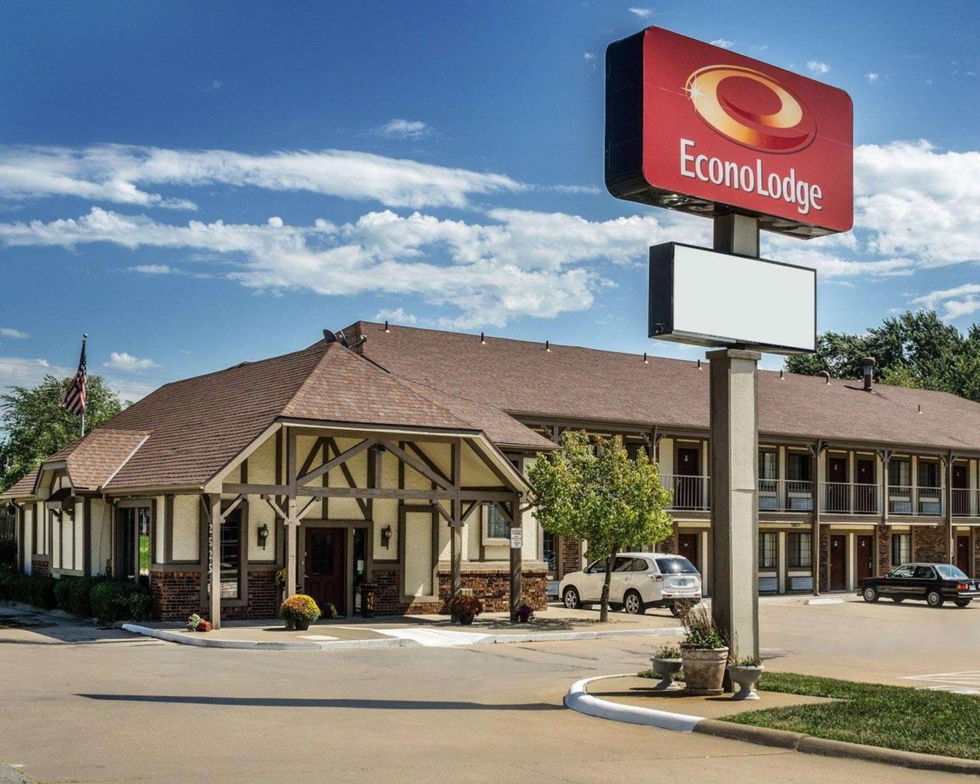 Econo University Lodge Lawrence