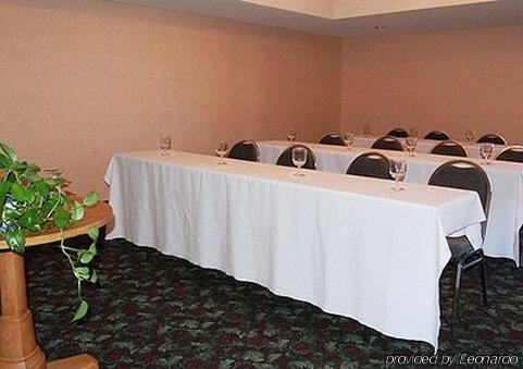 Lodge Econo Lawrence