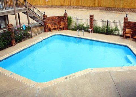 Lodge Econo Lawrence