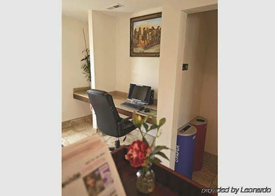Lodge Econo Lawrence